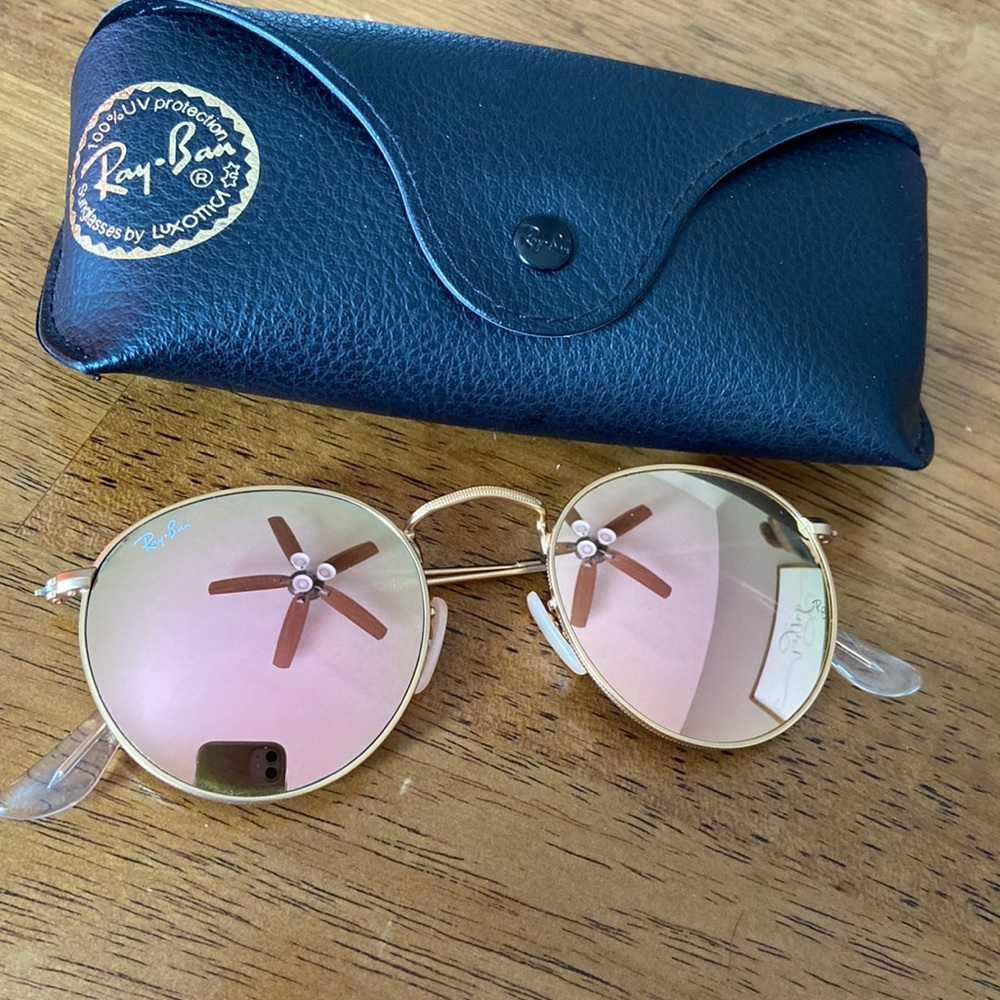 Ray-Ban round flat lenses
